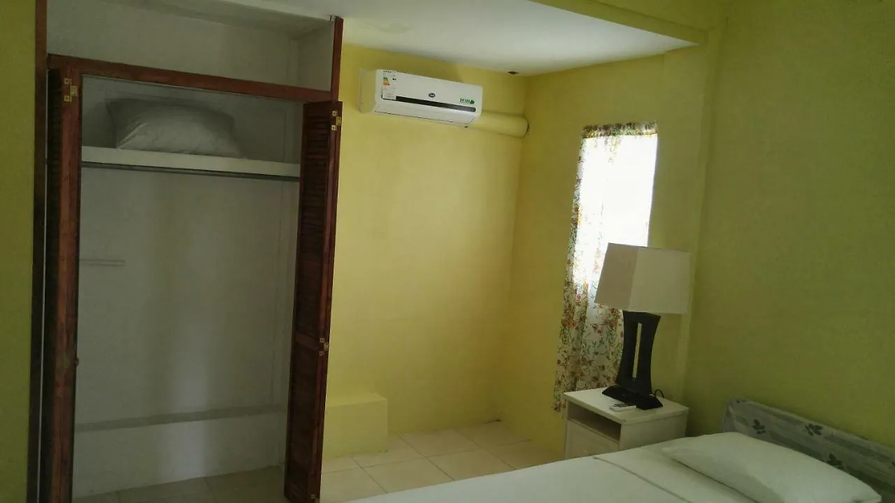 Caribbean Holiday Apartment St. John's 2*,  Antigua/Barbuda